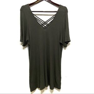 TORRID PLUS 3X GREEN SUPER SOFT KNITS CRISS CROSS VNECK TUNIC TOP